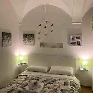 Il Basso Di Donna Assunta Napoli